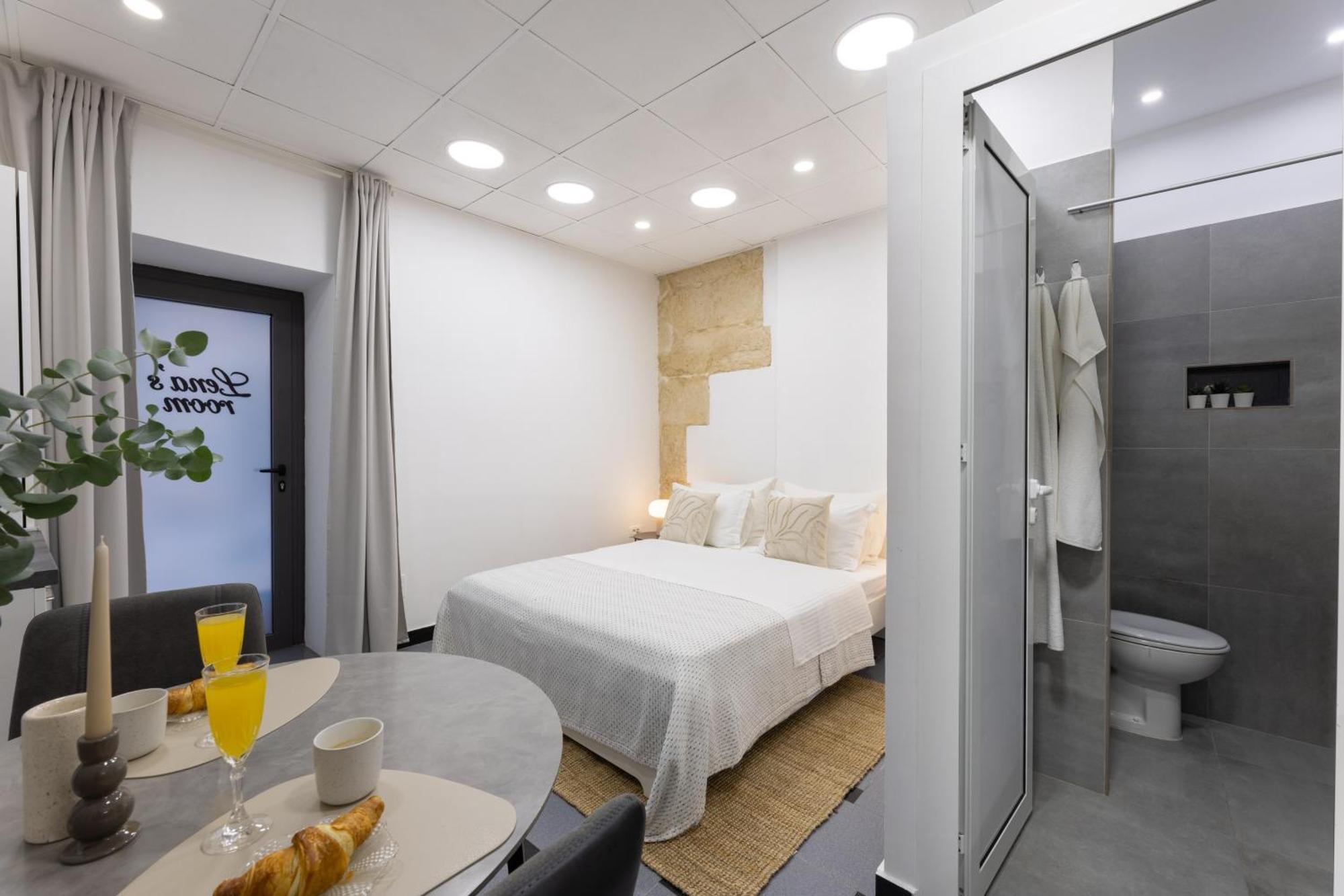 Lena'S Room In Roman Palace Split Exterior photo